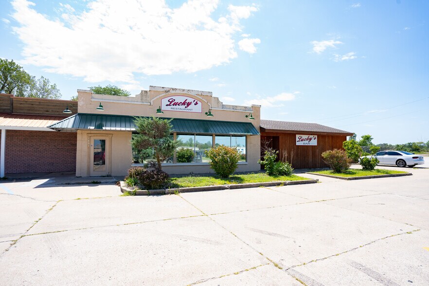 More Photos Of 1401 S Morley St, Moberly Restaurant For Sale
