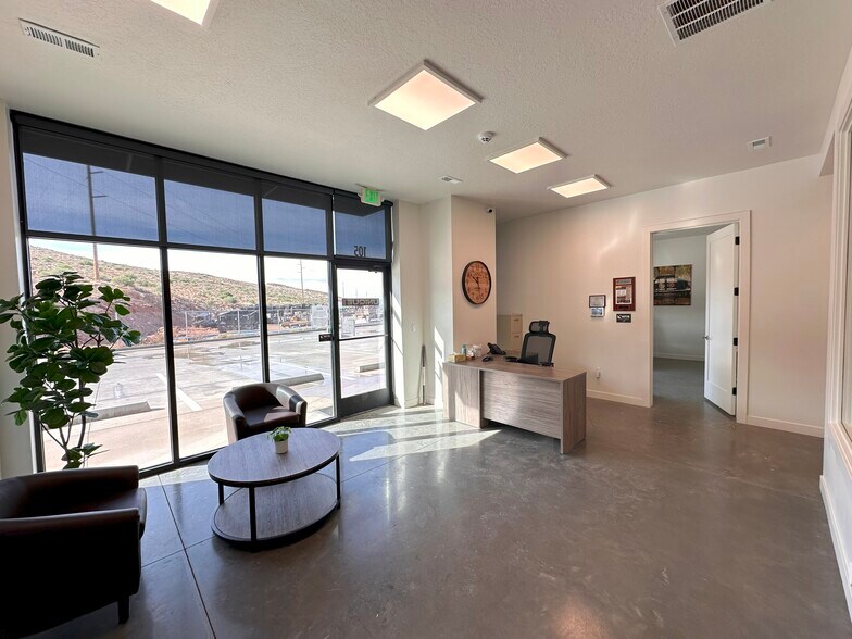 More Photos Of 5508 240 N, Hurricane Industrial For Lease