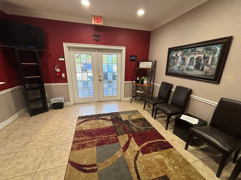 More Photos Of 7005-7011 Nightwalker Rd, Brooksville Medical For Lease