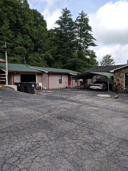 More Photos Of 699 Centerville Hwy, Hohenwald Hotel For Sale