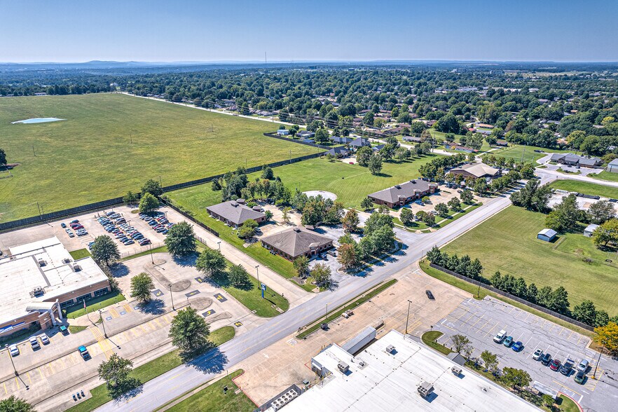 More Photos Of 1479 Executive Pl, Springdale Medical For Sale