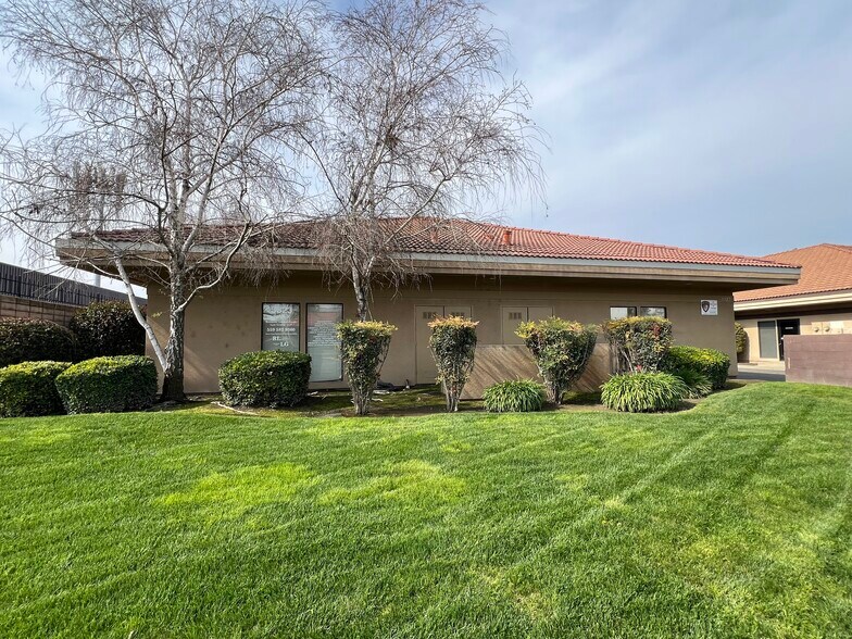 More Photos Of 3321-3323 S Fairway st, Visalia Office For Sale