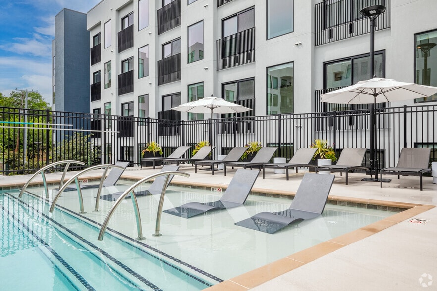 More Photos Of 1009 8th Ave S, Nashville Apartments For Lease