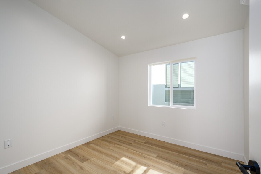 More Photos Of 5822 Gage Ave, Bell Gardens Apartments For Sale