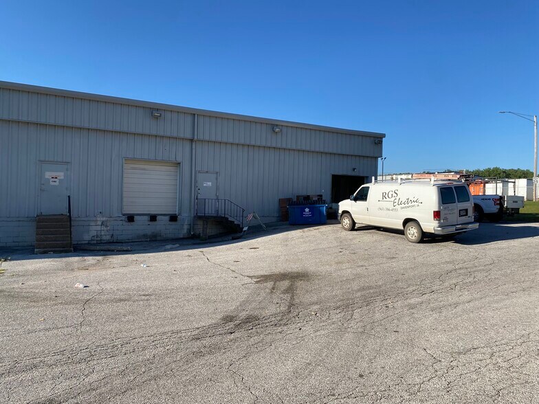 More Photos Of 5107-5114 Tremont Ave, Davenport Warehouse For Lease