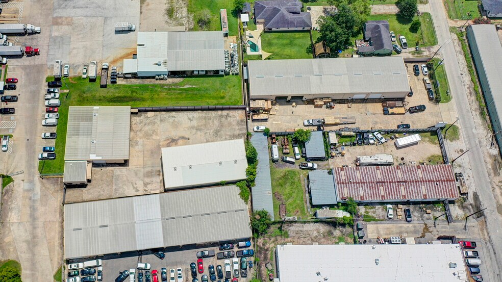 More Photos Of 6004 N Shepherd Dr, Houston Warehouse For Sale