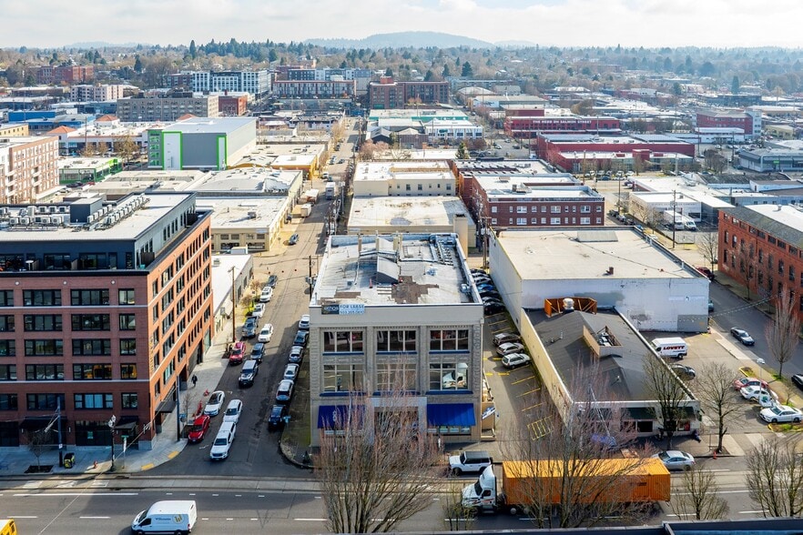More Photos Of 1006 SE Grand Ave, Portland Loft Creative Space For Sale