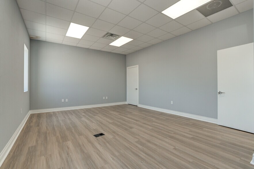 More Photos Of 9007 CR 6820, Lubbock Warehouse For Lease
