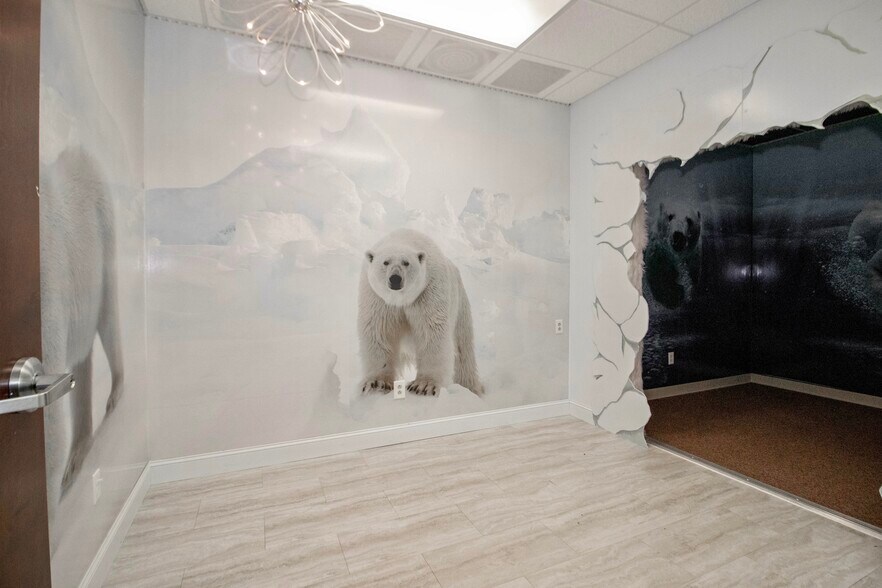 More Photos Of 285 N Main St, Troutman General Retail For Lease