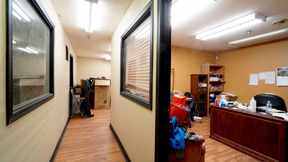 More Photos Of 21-63 Braid St, New Westminster Warehouse For Lease