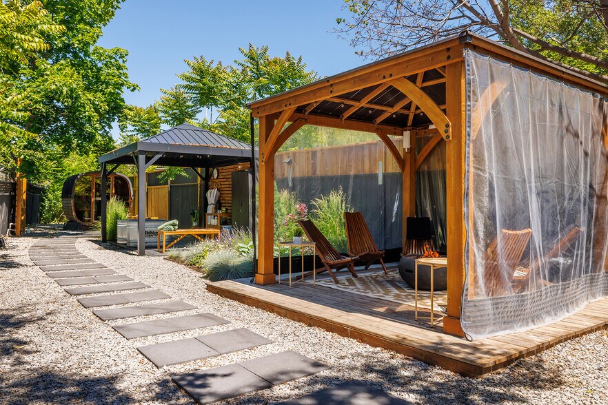 More Photos Of 4201 Skaha Lake Rd, Penticton Hotel For Sale