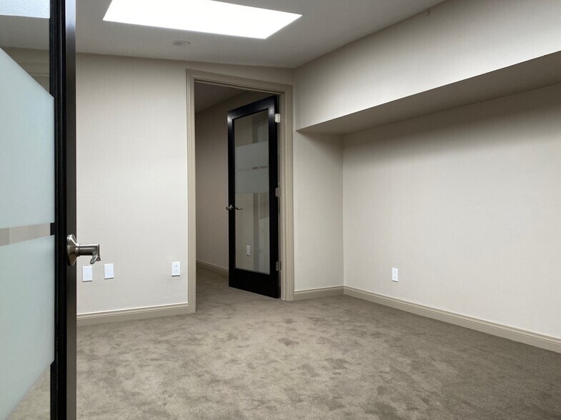 More Photos Of 4001-4011 W Point Loma Blvd, San Diego Unknown For Lease