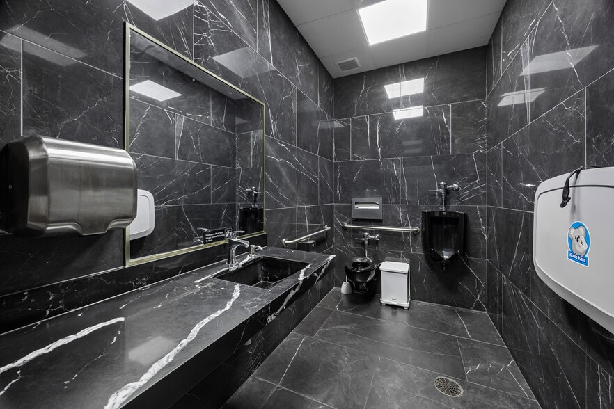More Photos Of 2540 Eldridge Pky, Houston Freestanding For Sale