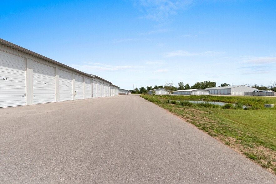 More Photos Of 1854 Industrial Dr, Green Bay Specialty For Sale