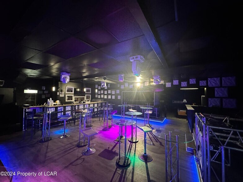 More Photos Of 121 W Broad St, Hazleton Bar For Sale