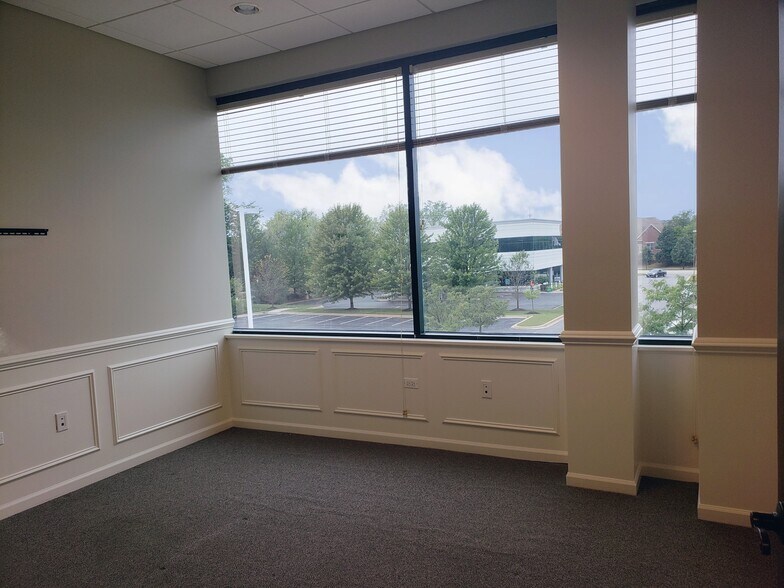 More Photos Of 14489 John Humphrey Dr, Orland Park Medical For Sale
