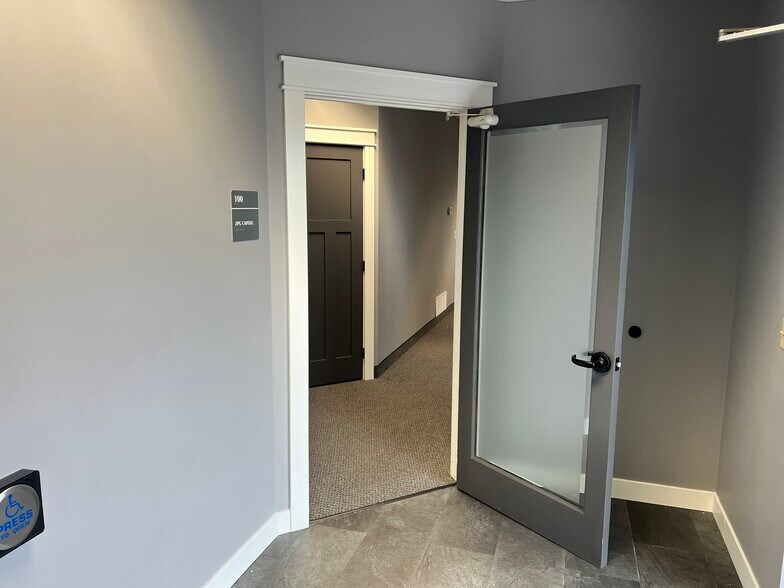 More Photos Of 7658 Design Dr, Baxter Office For Lease
