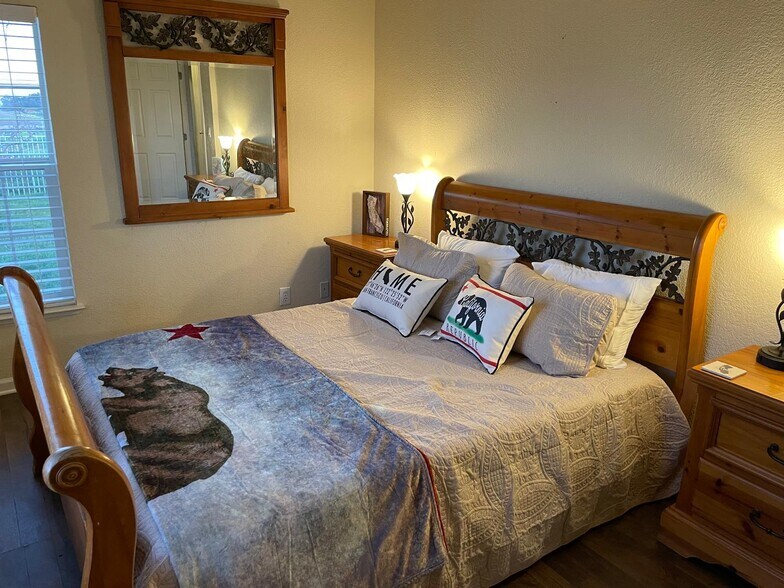 More Photos Of 2017 Walnut Blvd, Brentwood Land For Sale