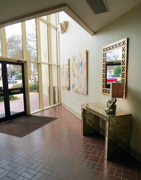 More Photos Of 1331 Elmwood Ave, Columbia Loft Creative Space For Lease