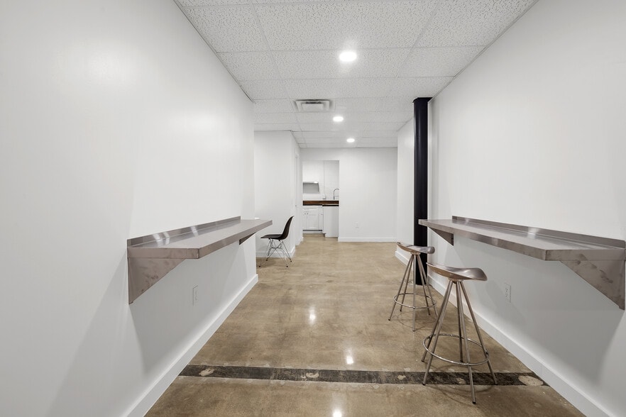 More Photos Of 1625 S Boston Ave, Tulsa Office For Sale