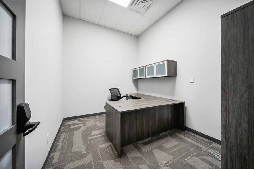 More Photos Of 219 E Rogers Blvd, Skiatook Storefront Retail Office For Sale