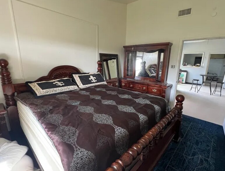 More Photos Of 569 Bear Dr, Timpson Medical For Sale