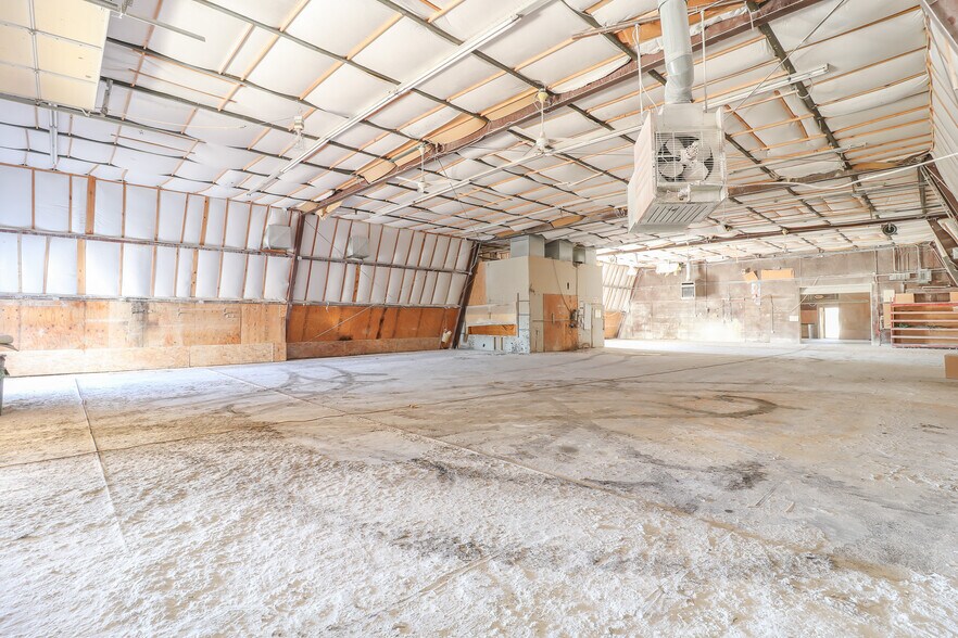 More Photos Of 1292 SW 125th Rd, Holden Light Manufacturing For Sale