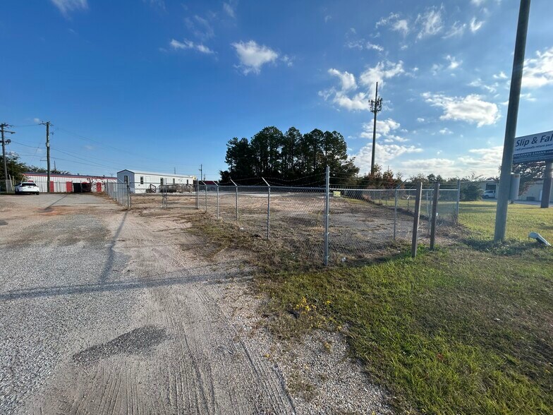 More Photos Of 721 Lakeside Dr, Mobile Land For Lease