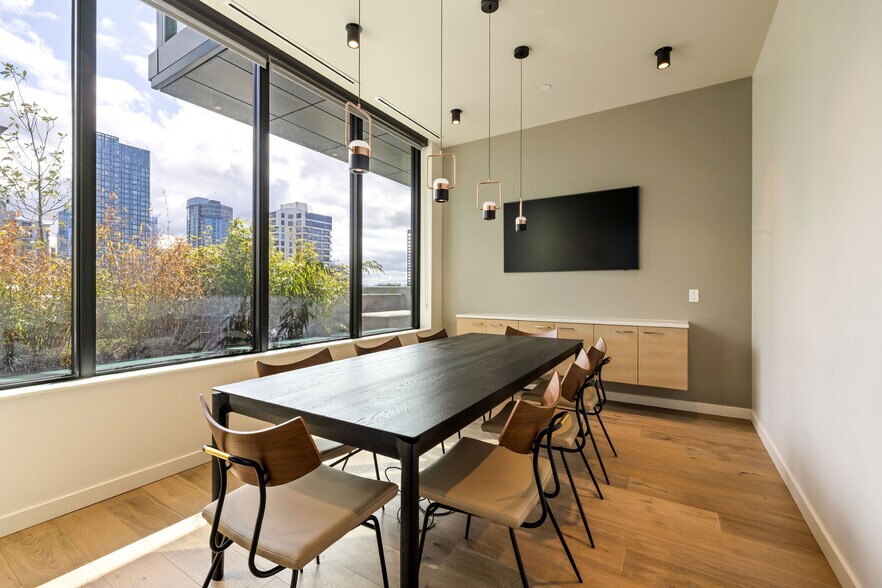 More Photos Of 2315 4th Ave, Seattle Multifamily For Sale