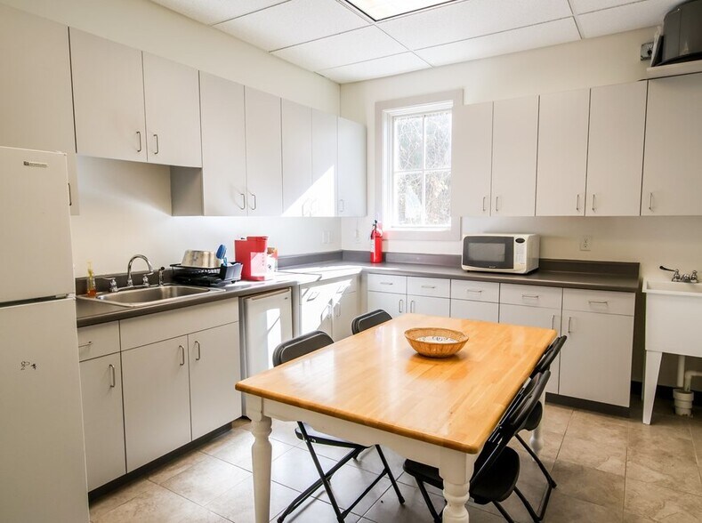 More Photos Of 1200 Office Park Dr, Oxford Medical For Lease