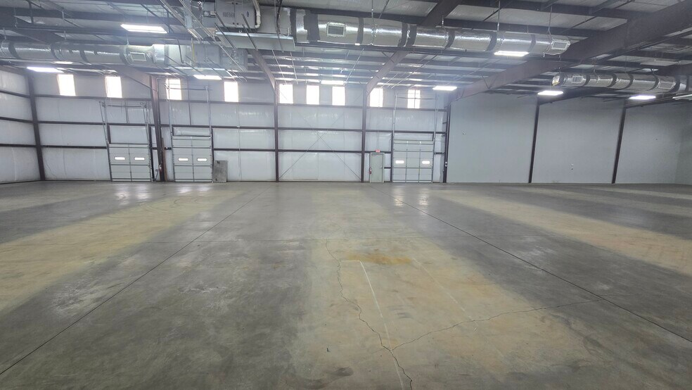 More Photos Of 129 Oakpark Dr, Mooresville Light Manufacturing For Lease