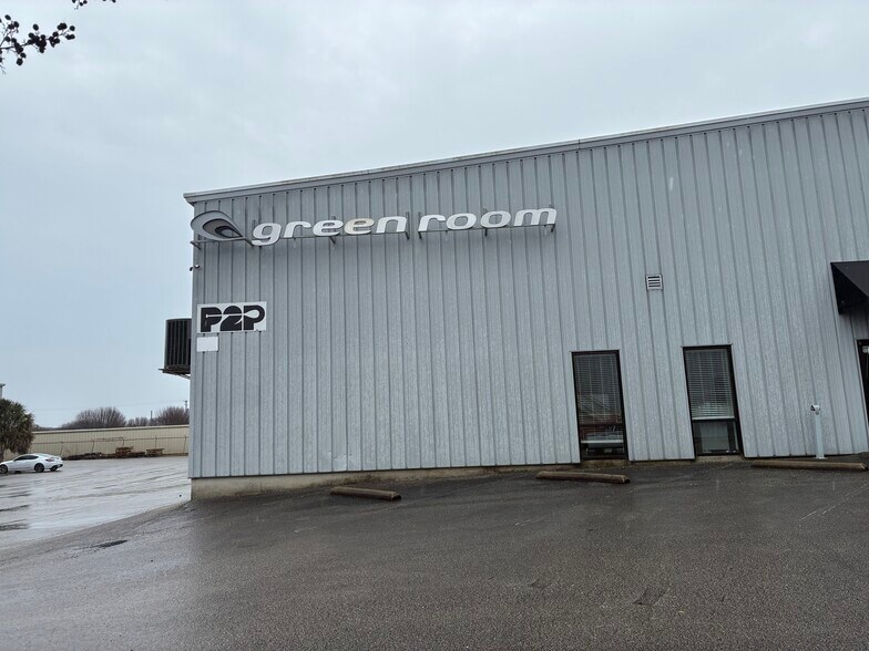 More Photos Of 6508 Windmill Way, Wilmington Warehouse For Lease