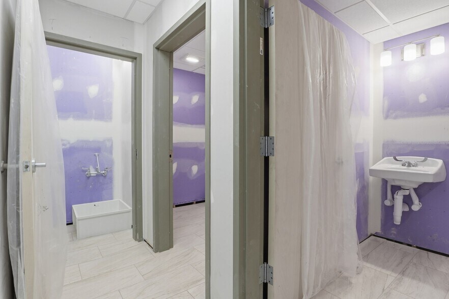 More Photos Of 211 W Ridge Rd, Rochester Storefront For Lease