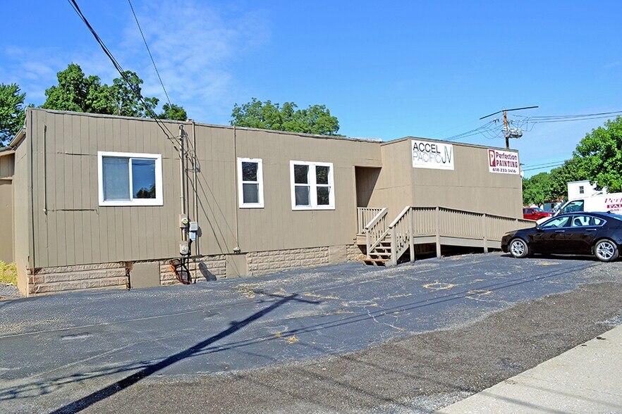 Primary Photo Of 1830 E B St, Belleville General Retail For Lease