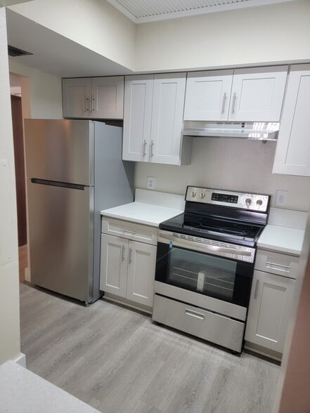 More Photos Of 1029 7th Ave E, Bradenton Apartments For Sale