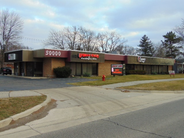 More Photos Of 30000 Orchard Lake Rd, Farmington Medical For Lease