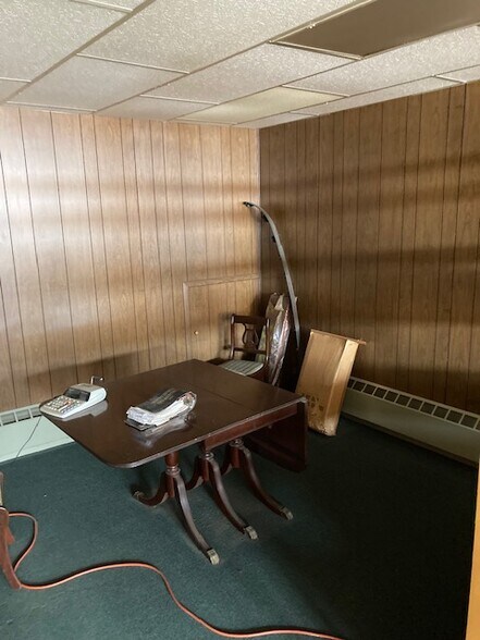 More Photos Of 323 5th Ave, Troy Storefront For Sale