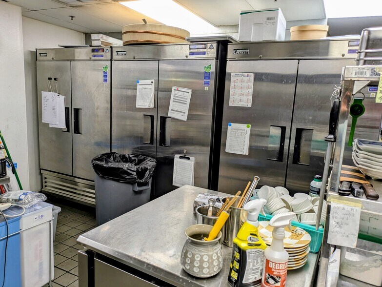 More Photos Of 141-145 N Atlantic Blvd, Monterey Park Restaurant For Lease