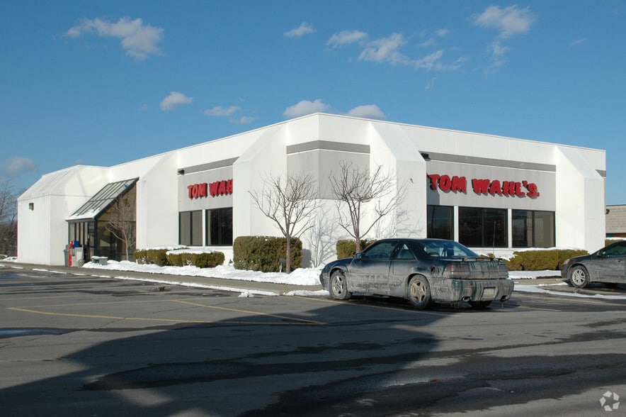 Primary Photo Of 585 W Union St, Newark General Retail For Sale