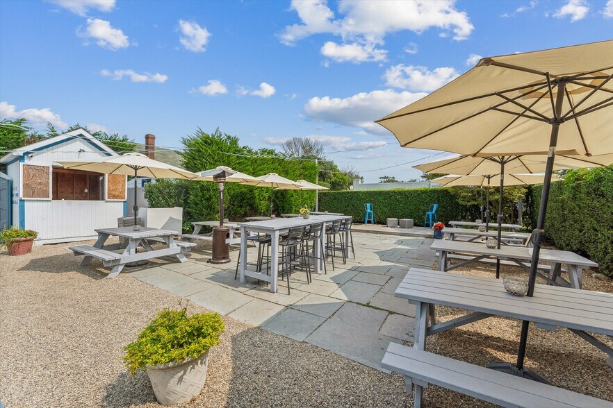 More Photos Of 63 S Euclid Ave, Montauk Restaurant For Sale