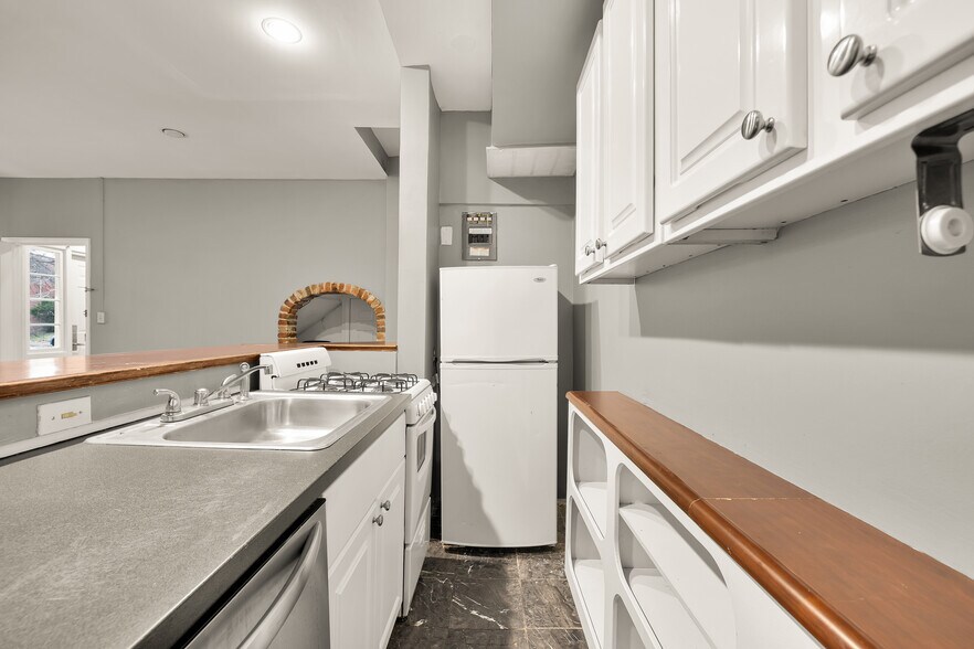 More Photos Of 500 9th St SE, Washington Apartments For Sale