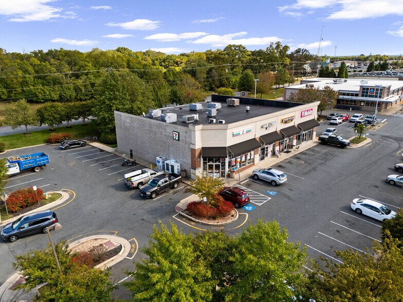 More Photos Of 1036 Warrenton Rd, Fredericksburg General Retail For Lease