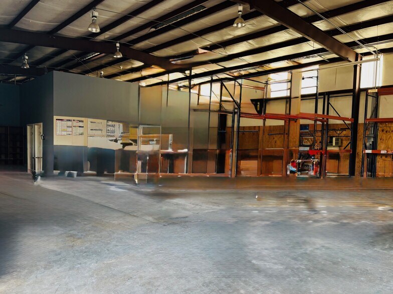 More Photos Of 18128 Kieth Harrow Blvd, Houston Warehouse For Lease