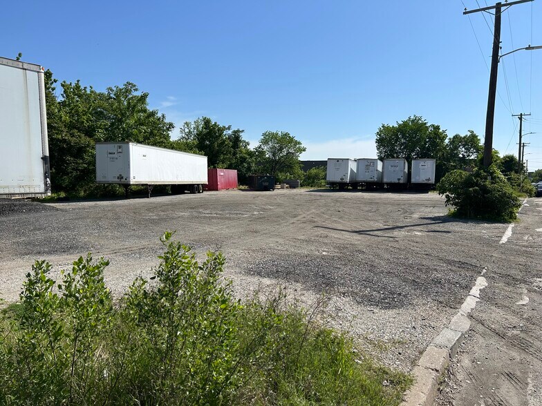 More Photos Of 6401 Quad Ave, Baltimore Warehouse For Sale