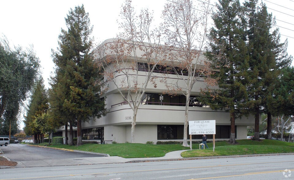 More Photos Of 3235 Kifer Rd, Santa Clara Office For Sale