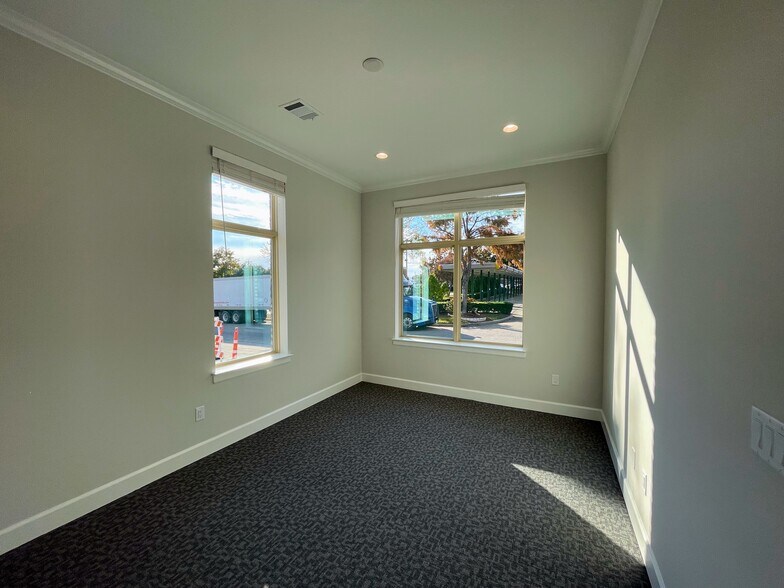 More Photos Of 7700 Preston Rd, Frisco Medical For Lease