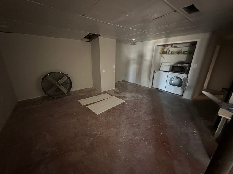 More Photos Of 8700 S County Road 1210, Midland Manufacturing For Sale