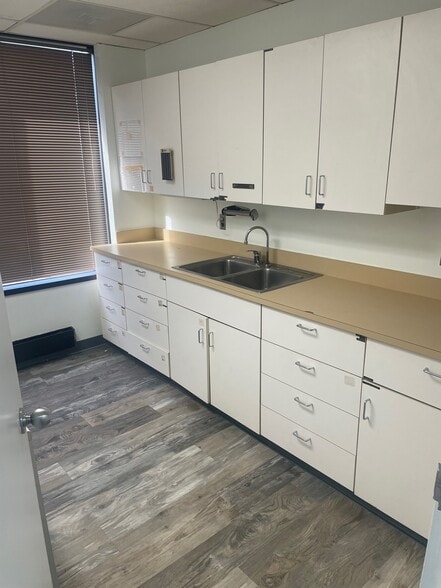 More Photos Of 7610 Carroll Ave, Takoma Park Medical For Sale