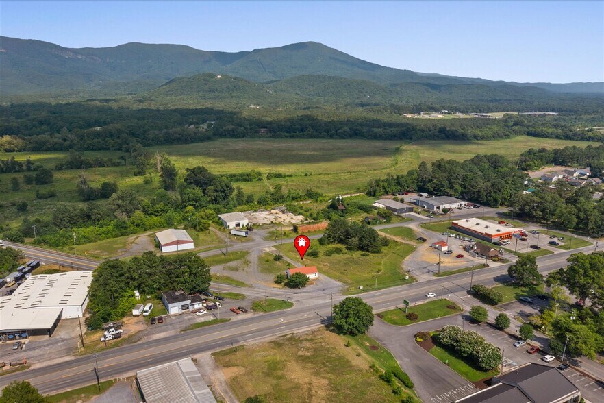 More Photos Of 806 N 3rd Ave, Chatsworth Office Residential For Sale