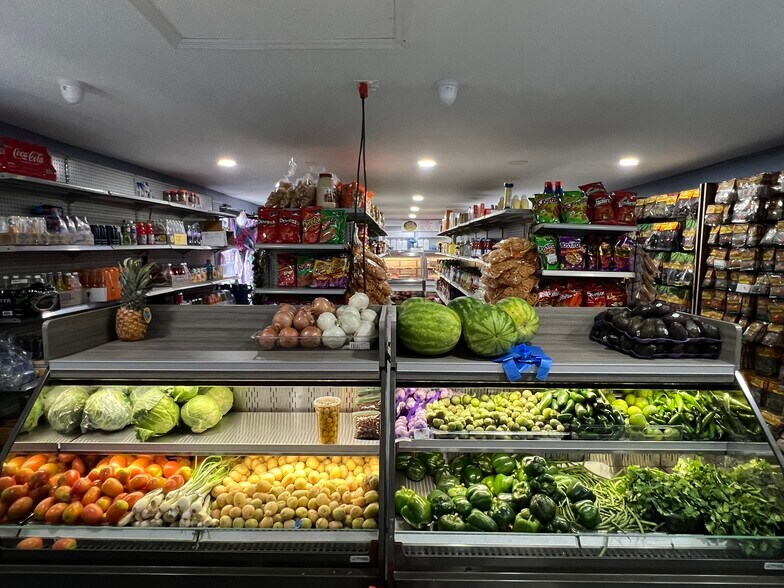 More Photos Of 6101 Symmes Rd, Gibsonton Restaurant For Sale